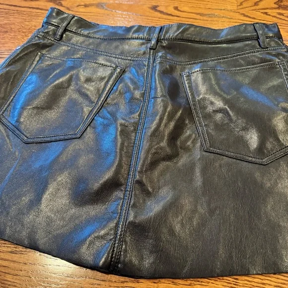 FRAME High 'n' Tight Recycled Black Leather Mini SkirtSize 32